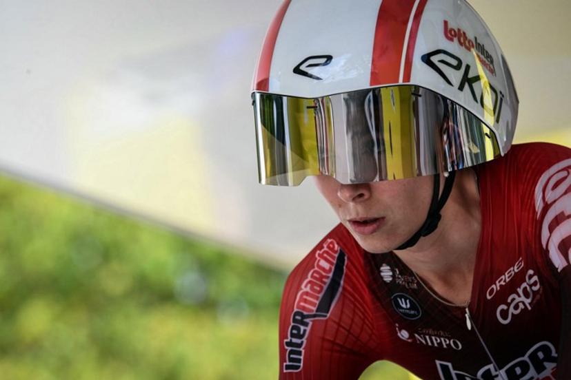 Lotto Intermarche Ladies' Belgian rider Sandrine Tas prepares to compete ahead of the individual time-trial in the 4th (out of 9) stage of the fifth edition of the Women's Tour de France cycling race, 21 km time trial between Gevrey-Chambertin and Dijon, eastern France on August 4, 2026.  NICOLAS TUCAT / AFP