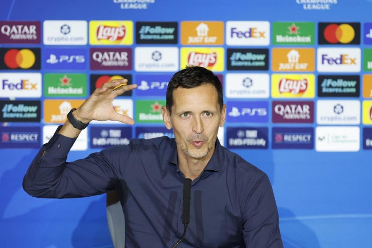 Eintracht Frankfurt's German coach Dino Toppmoller gives a press conference on the eve of the UEFA Champions League league phase day 2 football match between Club Atletico de Madrid and Eintracht Frankfurt at the Metropolitano stadium in Madrid on September 29, 2025.  Oscar DEL POZO / AFP