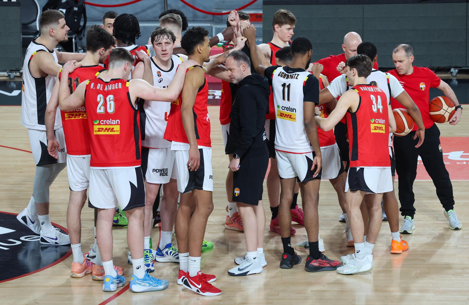 Belgium's head coach Julien Mahe talks to his players during a training session of the Belgian Lions Belgian national team, preparing for the qualifying matches against Finland for the 2027 World Cup, Tuesday 24 February 2026 in Charleroi. BELGA PHOTO VIRGINIE LEFOUR