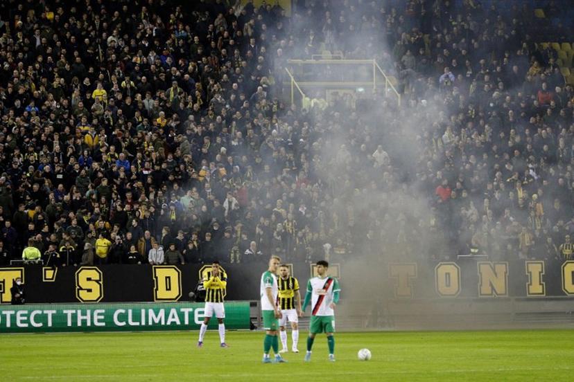 Supporters cheer players prior to the Conference League Play-off match between Vitesse and Rapid Vienna in the Gelredome in Arnhem, Netherlands, on February 24, 2022.  Jeroen Putmans / ANP / AFP