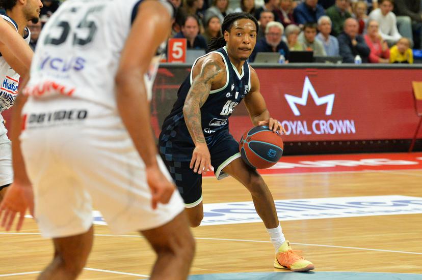 Brussels' Jalen Frinch pictured in action during a basketball match between Limburg United and Brussels, Friday 03 October 2025 in Mechelen, on day 2 of the 'BNXT League' Belgian/ Dutch first division basket championship. BELGA PHOTO JILL DELSAUX
