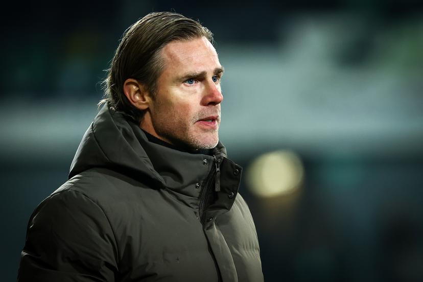 Lokeren's head coach Hans Cornelis pictured during a soccer match between KSC Lokeren-Temse and RAAL La Louviere, Sunday 09 February 2025 in Lokeren, on day 21 of the 2024-2025 'Challenger Pro League' 1B second division of the Belgian championship. BELGA PHOTO DAVID PINTENS
