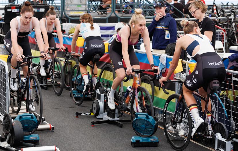 Belgian Marith Vanhove, Belgian Katrijn De Clercq, Belgian Luca Vierstraete, Belgian Helene Hesters and Belgian Shari Bossuyt pictured during a training session ahead of the 2025 UCI Track World Championships, in Santiago, Chile, Tuesday 21 October 2025. The Track World Championships take place from 22 to 26 October at the Velodromo de Penalolen in Santiago, Chile. BELGA PHOTO BENOIT DOPPAGNE