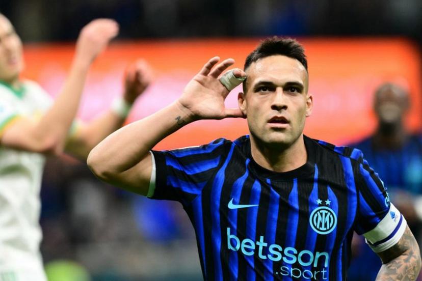 Inter Milan's Argentinian forward #10 Lautaro Martinez celebrates scoring his team's third goal during the Italian Serie A football match between Inter Milan and AS Roma at San Siro stadium in Milan, on April 5, 2026.  Stefano RELLANDINI / AFP