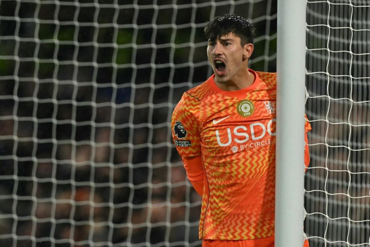 Chelsea's Belgian goalkeeper #39 Mike Penders shouts instructions during the English Premier League football match between Chelsea and Tottenham Hotspur at Stamford Bridge in London on October 24, 2026.  Glyn KIRK / AFP