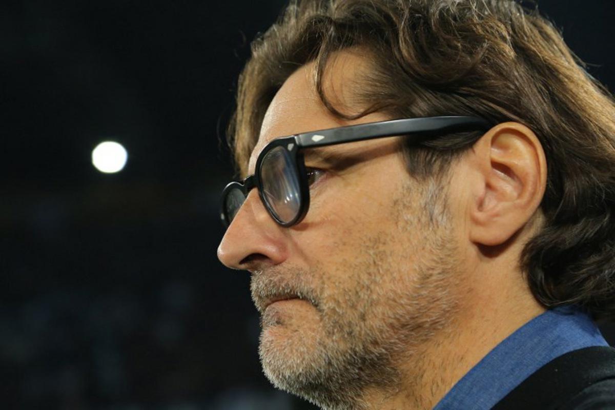 Fiorentina's Italian head coach Paolo Vanoli looks on ahead of the Italian Serie A football match between SSC Napoli and ACF Fiorentina at the Diego Armando Maradona Stadium in Naples on January 31, 2026.  CARLO HERMANN / AFP