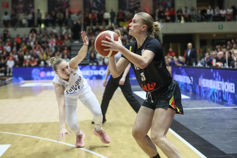 Belgium's Julie Vanloo pictured in action during a basketball game between Belgian national team the Belgian Cats and Finland, Thursday 13 November 2025 in Leuven, a qualification game (1/6) for the 2027 Eurobasket tournament. BELGA PHOTO BRUNO FAHY