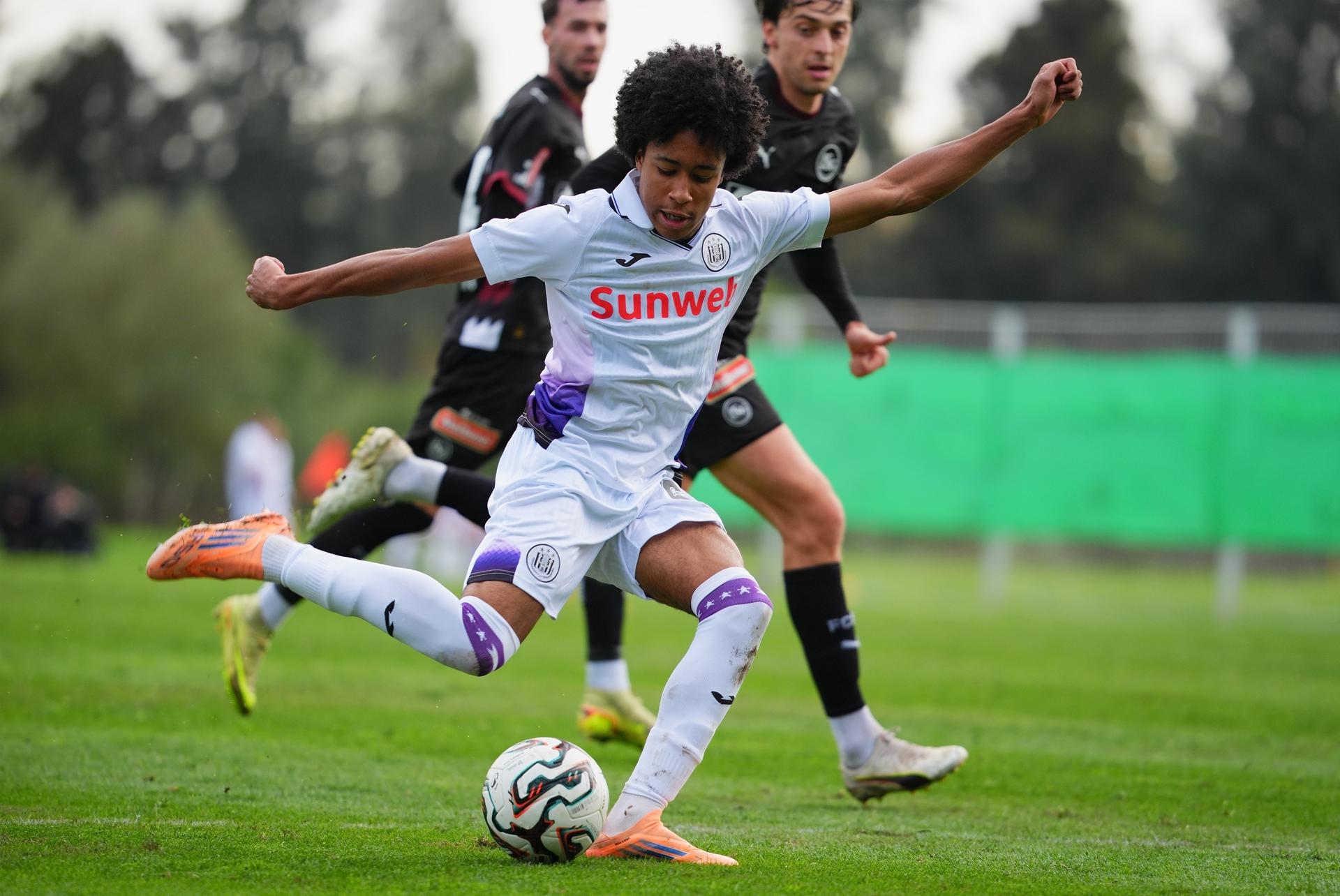 RSCA' Joshua Nga Kana (Bethume) pictured in action during a friendly soccer game between Belgian RSC Anderlecht and Swiss FC St. Gallen 1879, during their winter training camps in Jerez de la Frontera, Spain, Wednesday 07 January 2026. BELGA PHOTO JOMA GARCIA I GISBERT