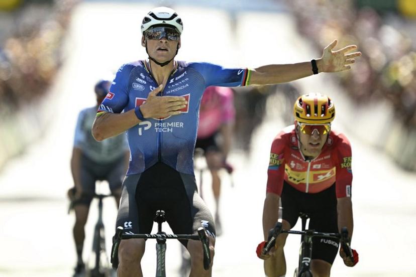 Alpecin - Premier Tech team's Dutch rider Mathieu van der Poel cycles to the finish line to win the 9th stage of the 113th edition of the Tour de France cycling race, 154,6 km between Malemort and Ussel in central France, on July 12, 2026.  Loic VENANCE / AFP