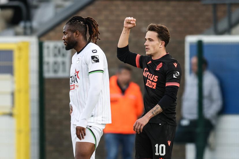 Standard's Dennis Ayensa celebrates after scoring during a soccer match between Oud-Heverlee Leuven and Standard de Liege, Saturday 04 April 2026 in Leuven, on the first day of the Europe Play-offs (PO2) of the 2025-2026 'Jupiler Pro League' first division of the Belgian championship. BELGA PHOTO BRUNO FAHY