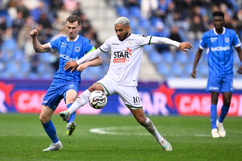Genk's Bryan Heynen and OHL's Youssef Maziz fight for the ball during a soccer match between KRC Genk and Oud-Heverlee Leuven, Sunday 12 April 2026 in Heverlee, on the second day of the Europe Play-offs (PO 2) of the 2025-2026 'Jupiler Pro League' first division of the Belgian championship. BELGA PHOTO JOHAN EYCKENS