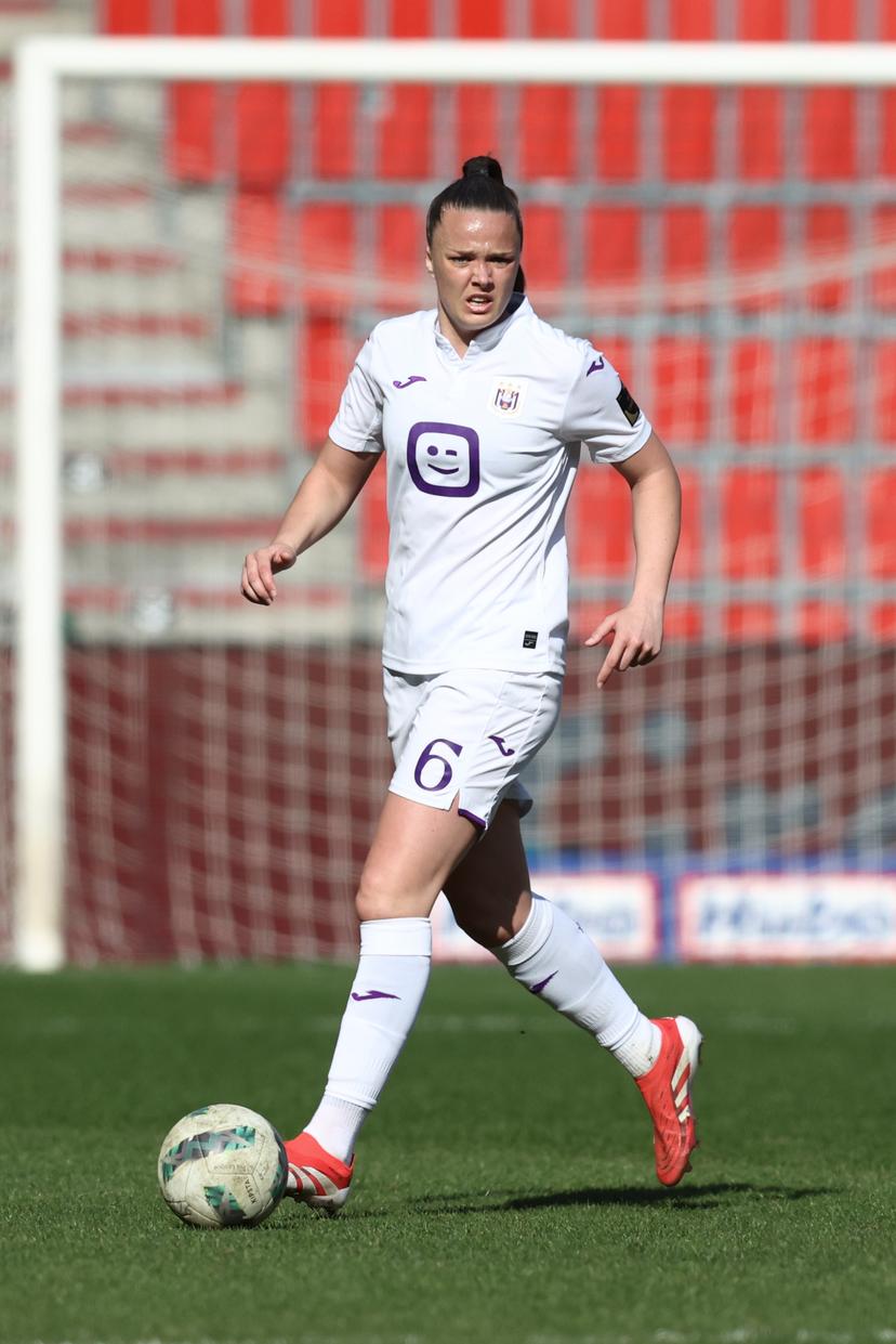 Anderlecht's Tine De Caigny pictured in action during a female soccer game between Standard Femina and RSCA Women, Saturday 08 March 2025 in Liege, on day 18 of the 2024 - 2025 season of Belgian Lotto Womens Super League. BELGA PHOTO BRUNO FAHY