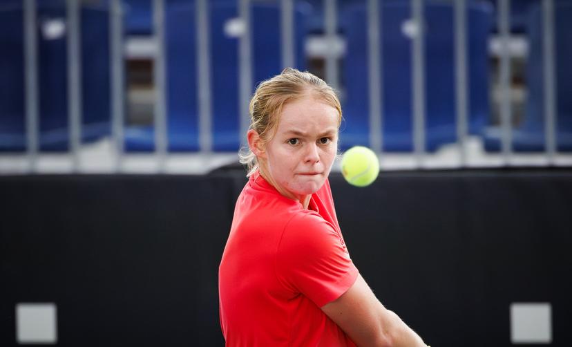Jeline Vandromme pictured in action during a training session of the Belgian tennis players competing in the upcoming Billie Jean King Cup Play-offs, on Friday 14 November 2025 in Ismaning, Germany. This weekend Belgium will meet Germany and Turkey. PHOTO BENOIT DOPPAGNE