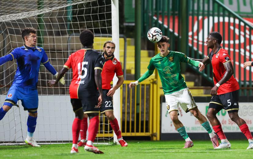 Francs Borains' Jovan Mituljikic fights for the ball during a soccer game between Royal Francs Borains and RFC Seraing, Tuesday 23 September 2025 in Boussu, on day 7 of the 2025-2026 'Challenger Pro League' 1B second division of the Belgian championship. BELGA PHOTO VIRGINIE LEFOUR