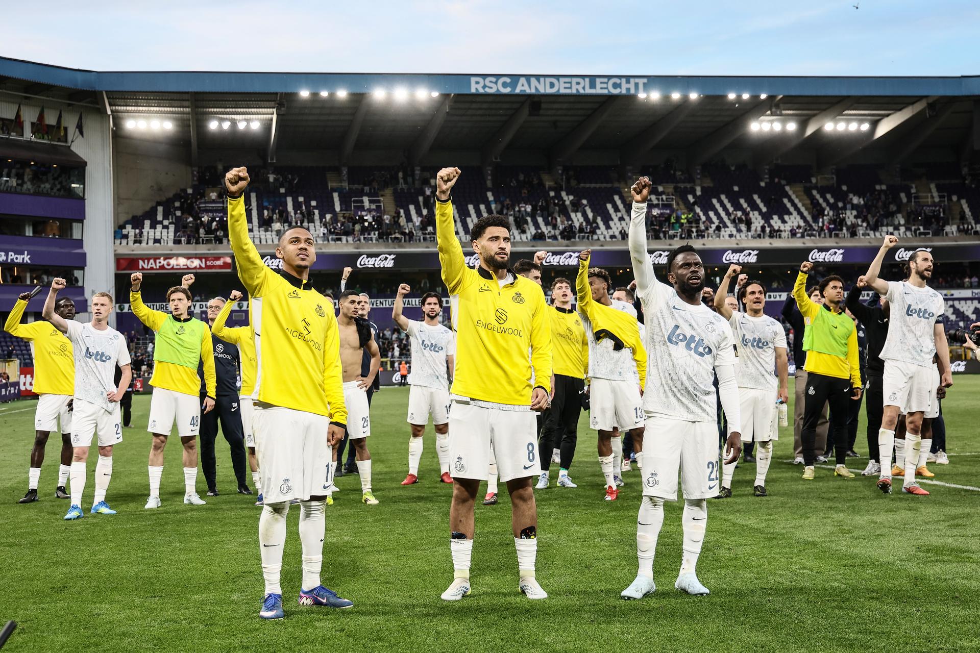 Union's players celebrate after winning a soccer match between RSCA Anderlecht and Union Saint-Gilloise, Sunday 26 April 2026 in Brussels, on the fifth day of the Champion's Play-off of the 2025-2026 'Jupiler Pro League' first division of the Belgian championship. BELGA PHOTO BRUNO FAHY