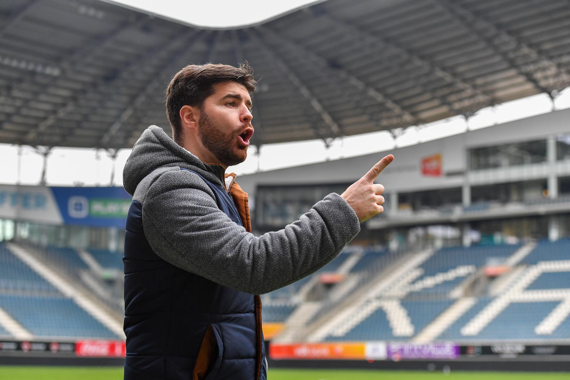 Club's head coach Dennis Moerman pictured during a soccer match between KAA Gent Ladies and Club YLA, Saturday 06 November 2021 in Gent, on day 8 of the Belgian 'Super League' women's first division. BELGA PHOTO DAVID CATRY