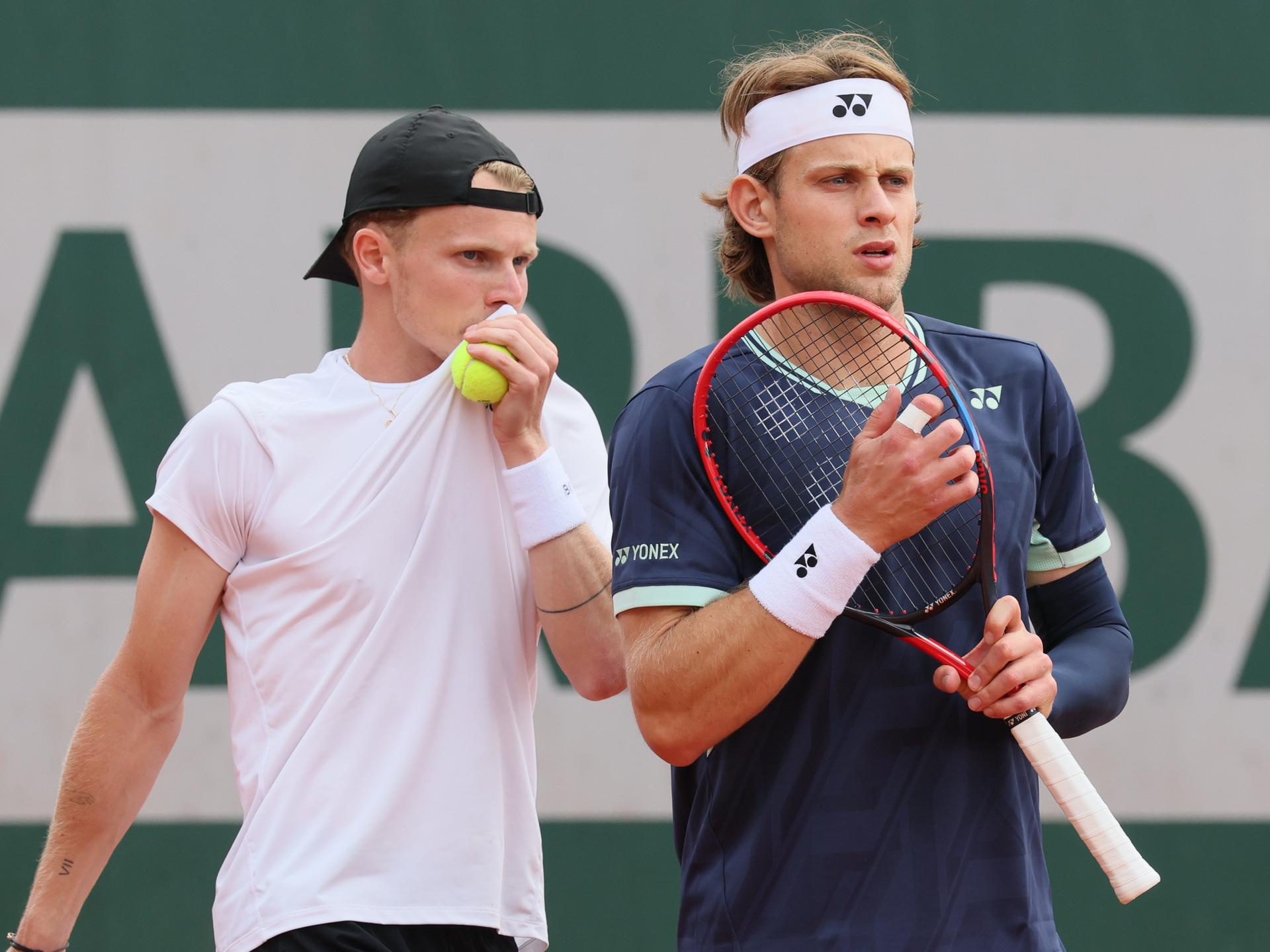 Belgian Zizou Bergs and Dutch Jesper De Jong pictured during a doubles tennis match between Belgian-Dutch Pair Bergs-De Jong and Portuguese-French pair Borges-Rinderknech, in the first round of the men's doubles at the Roland Garros Grand Slam tennis tournament,  in Paris, France. The 2025 edition of Roland Garros takes place from May 24th to June 8th 2025. BELGA PHOTO BENOIT DOPPAGNE