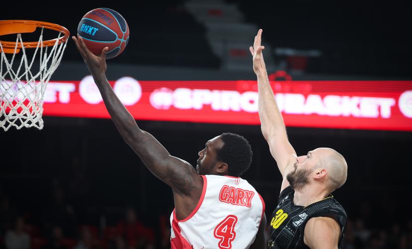 Spirou's Juwan Gary and Oostende's Pierre-Antoine Gillet fight for the ball during a basketball match between Spirou Charleroi and BC Oostende, Friday 17 October 2025 in Charleroi, on day 4 of the 'BNXT League' Belgian/ Dutch first division basket championship. BELGA PHOTO VIRGINIE LEFOUR