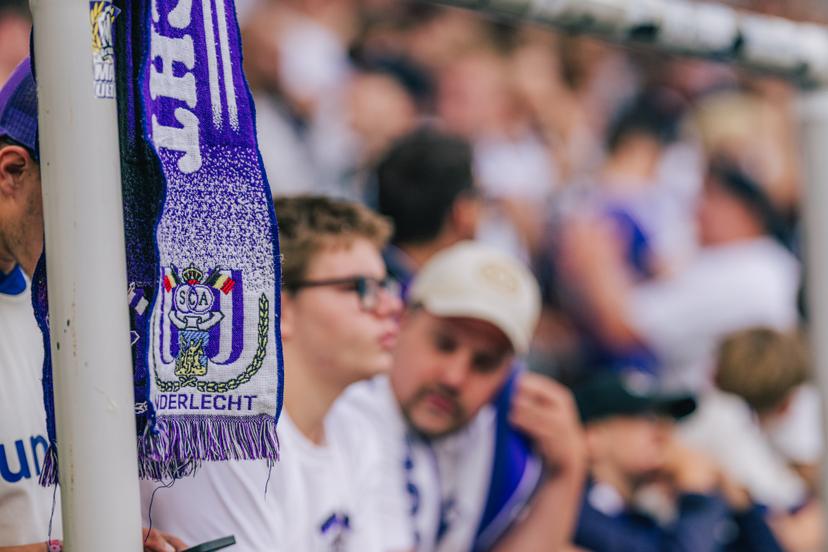 ATTENTION EDITORS: FOCUS COVERAGE, DISTRIBUTION REQUESTED TO BELGA - EDITORIAL USE ONLY -  Anderlecht's logo on a scharf pictured during a soccer match between RSC Anderlecht and RAAL La Louviere, Sunday 9 August 2026 in Anderlecht, on day 1 of the 2026-2027 'Jupiler Pro League' first division of the Belgian championship. BELGA PHOTO EMILE WINDAL