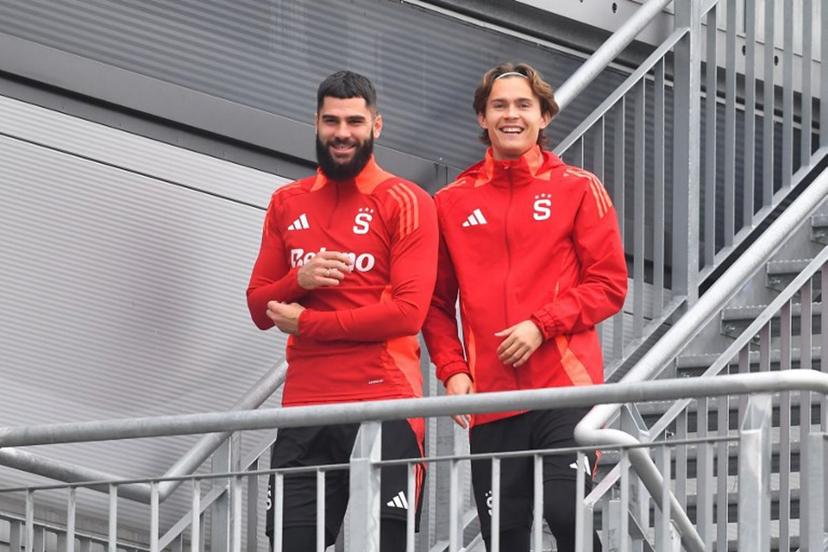 Sparta Praguea's Belgium defender Elias Cobbaut and Norwegian midfielder Markus Solbakken arrive to a training session at the team's training ground in Prague, Czech Republic on November 5, 2024, on the eve of their UEFA Champions League football against Brest.  Michal Cizek / AFP