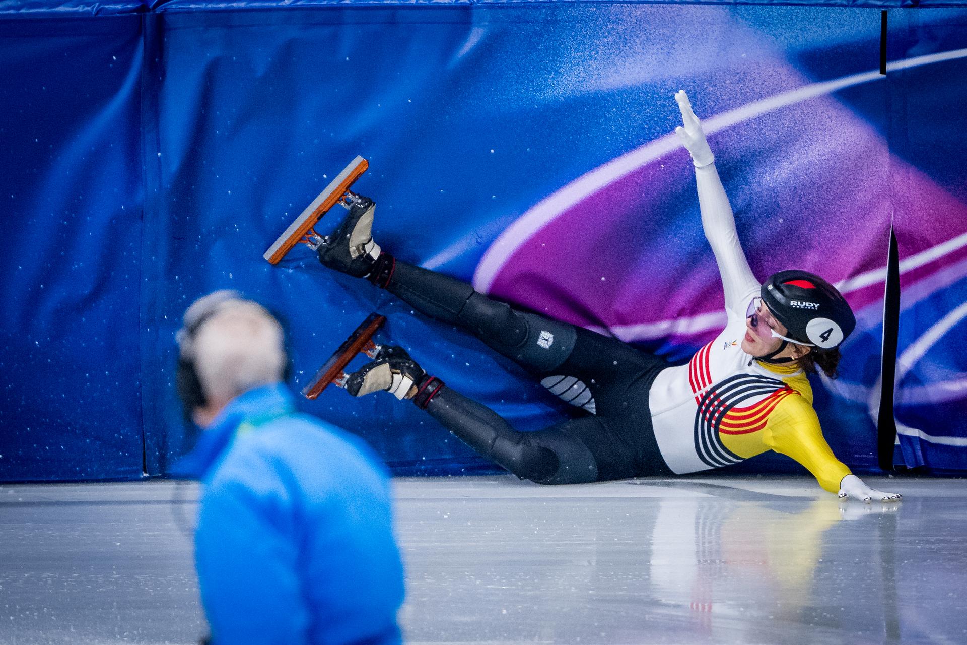 Belgian shorttrack skater Hanne Desmet falls during the semifinals of the women's 1500m Short Track Speed Skating, at the Milano Cortina 2026 Olympic Winter Games, on Thursday 12 February 2026 in Milan, Italy. The XXV Winter Olympics take place from 6 to 22 February 2026 in Italy. BELGA PHOTO JASPER JACOBS