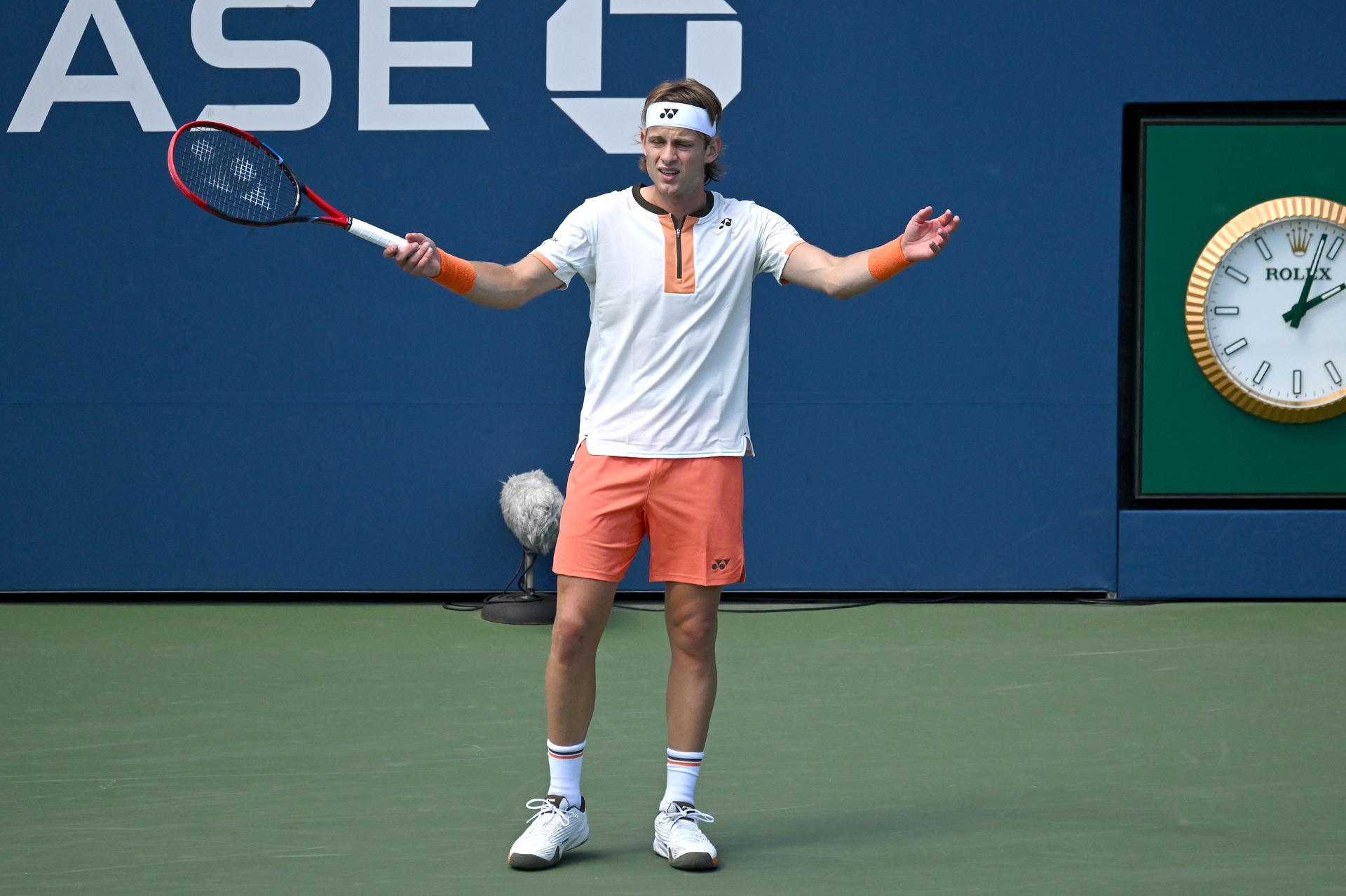 Belgian Zizou Bergs pictured in action during a tennis match against Spanish Munar, in the third round of the men's singles of the 2025 US Open Grand Slam tennis tournament in New York City, USA, Saturday 30 August 2025. BELGA PHOTO TONY BEHAR