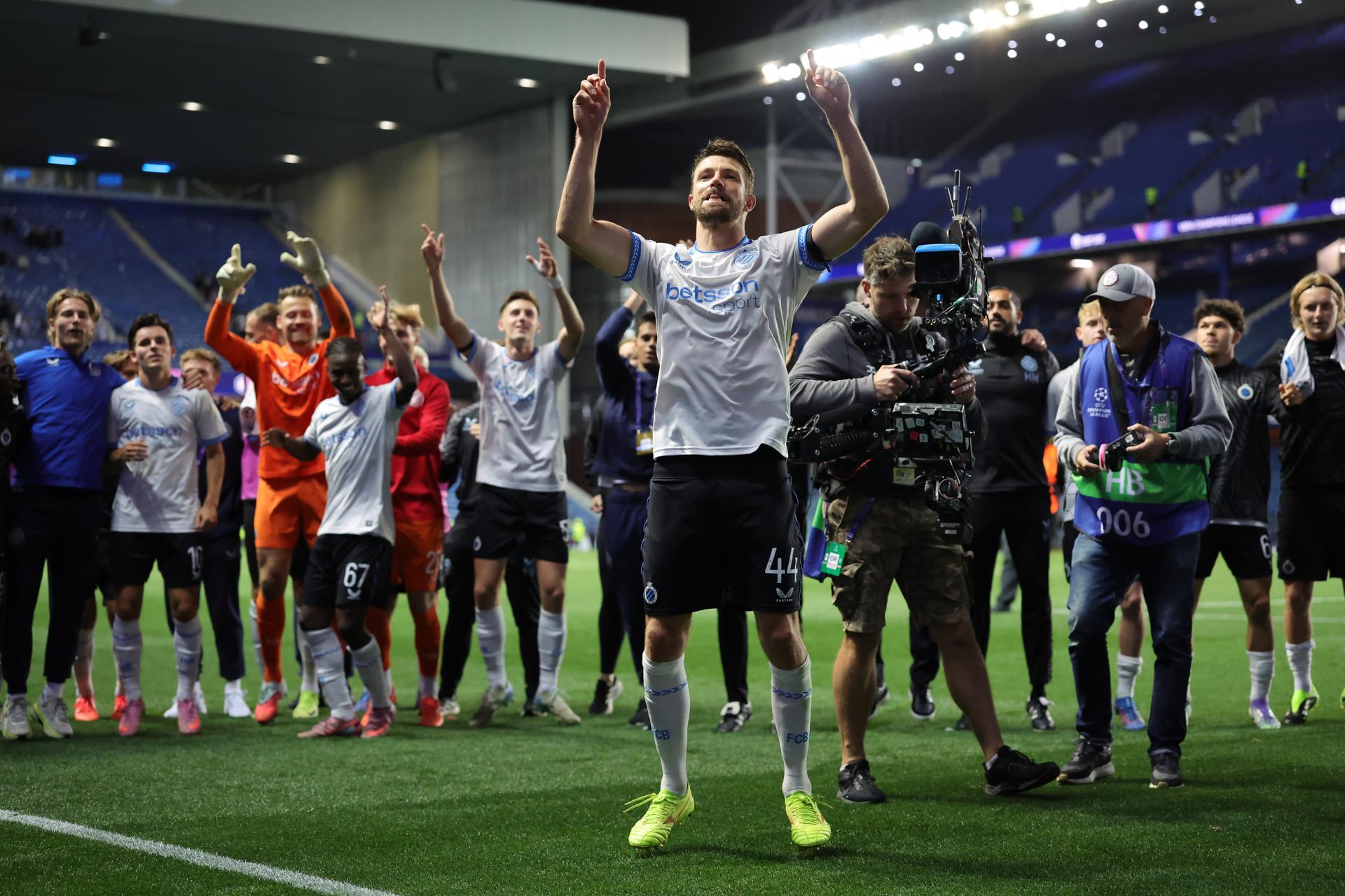 Club Brugge's Brandon Mechele celebrates with teammates after the UEFA Champions League, play-off, first leg match at Ibrox Stadium, Glasgow. Picture date: Tuesday August 19, 2025. BELGIUM ONLY