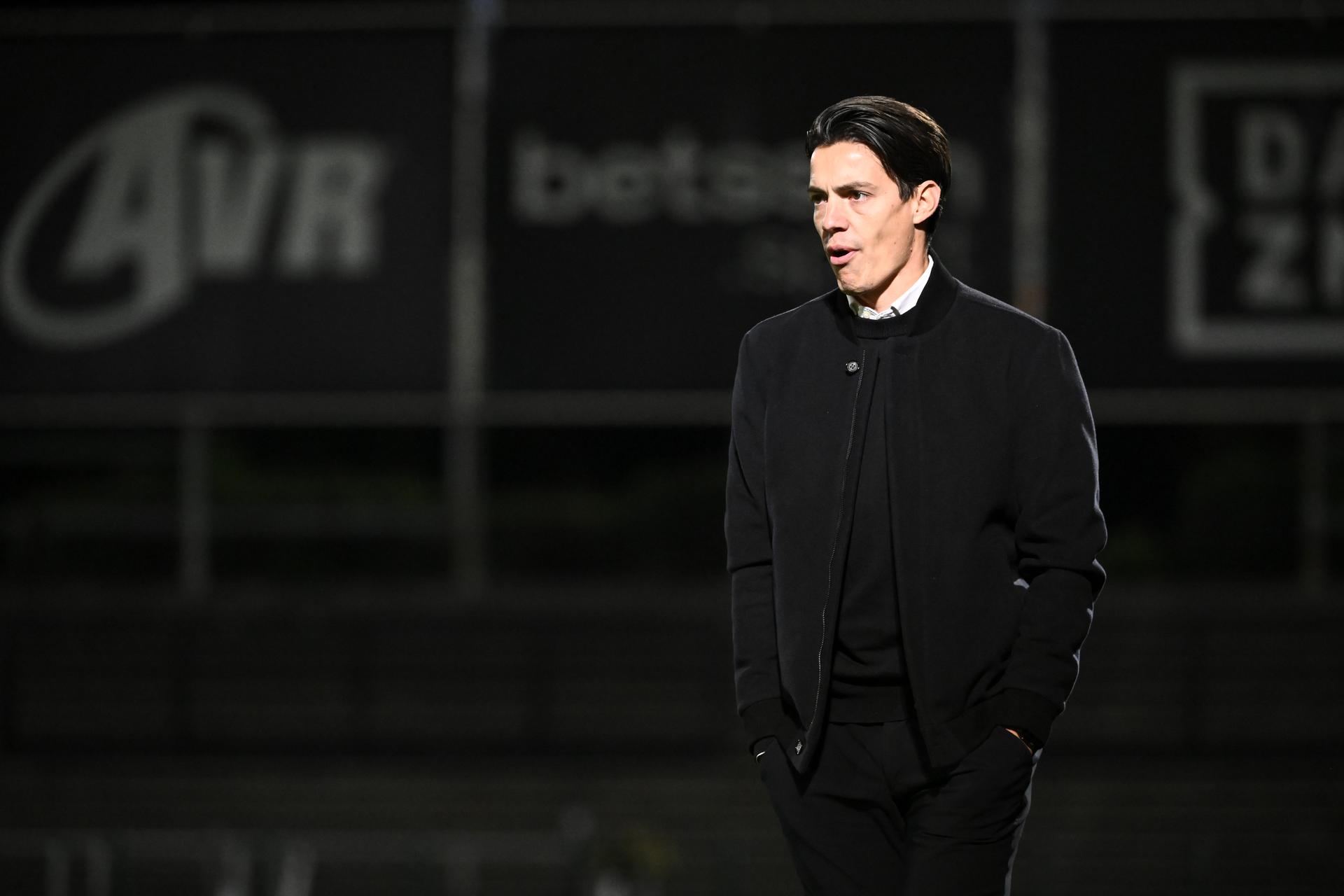 Club's head coach Tim Wolf pictured during a soccer game between Club NXT and Lommel SK, Wednesday 24 September 2025 in Roeselare, on day 7 of the 2025-2026 'Challenger Pro League' 1B second division of the Belgian championship. BELGA PHOTO MAARTEN STRAETEMANS