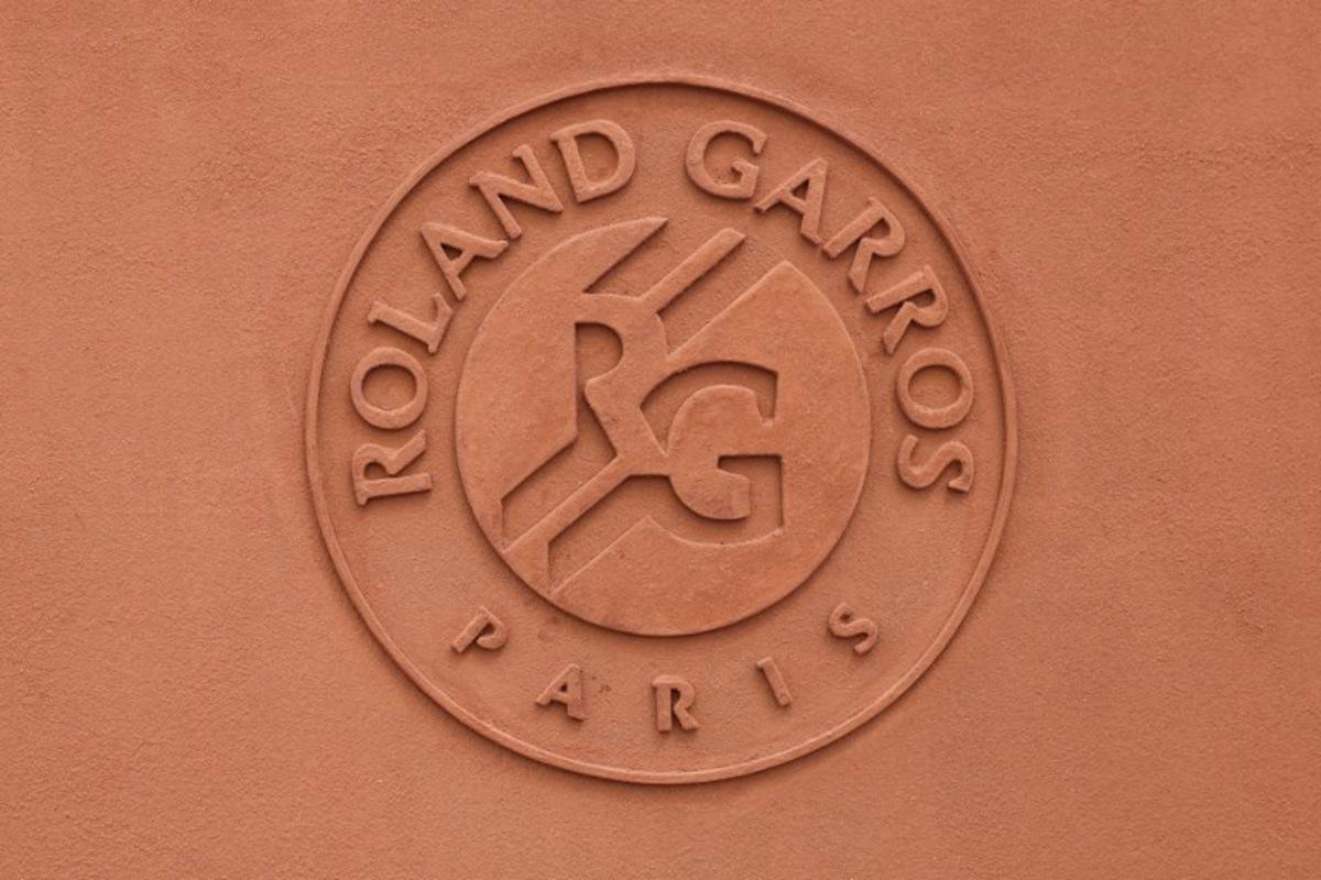 This photograph shows the Roland Garros Paris logo during the French Open tennis tournament at the Roland Garros Complex in Paris on May 25, 2024.  ALAIN JOCARD / AFP
