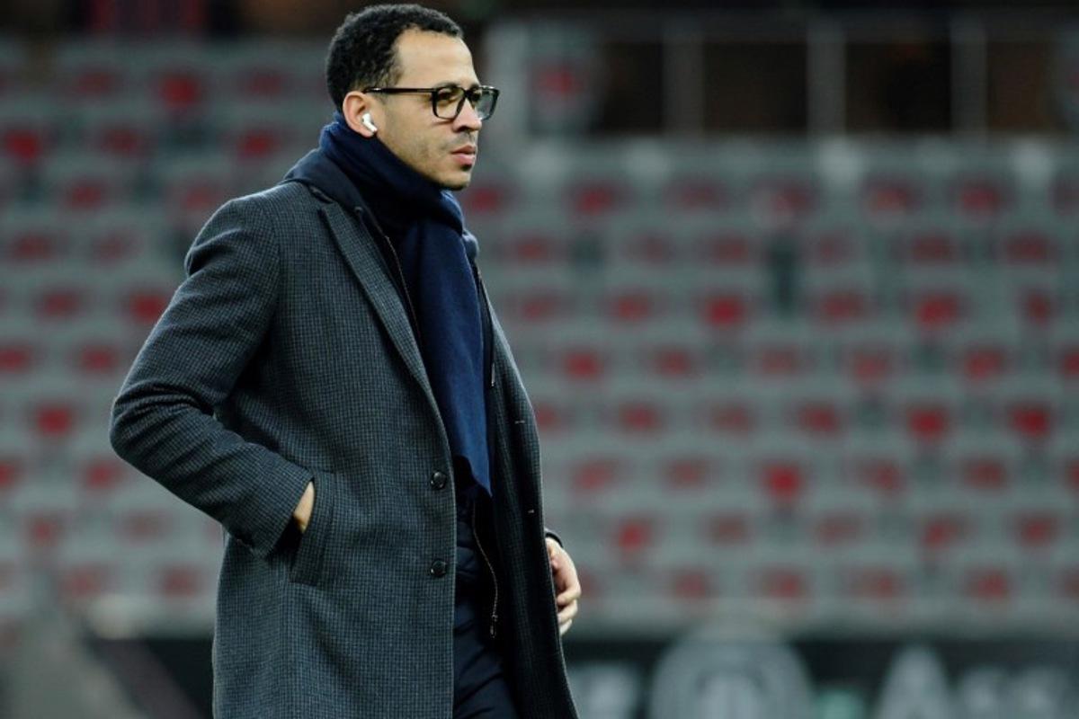 Strasbourg's British head coach Liam Rosenior looks on ahead of the French L1 football match between OGC Nice and RC Strasbourg Alsace at the Allianz Riviera Stadium in Nice, south-eastern France, on January 3, 2026.  Frederic DIDES / AFP