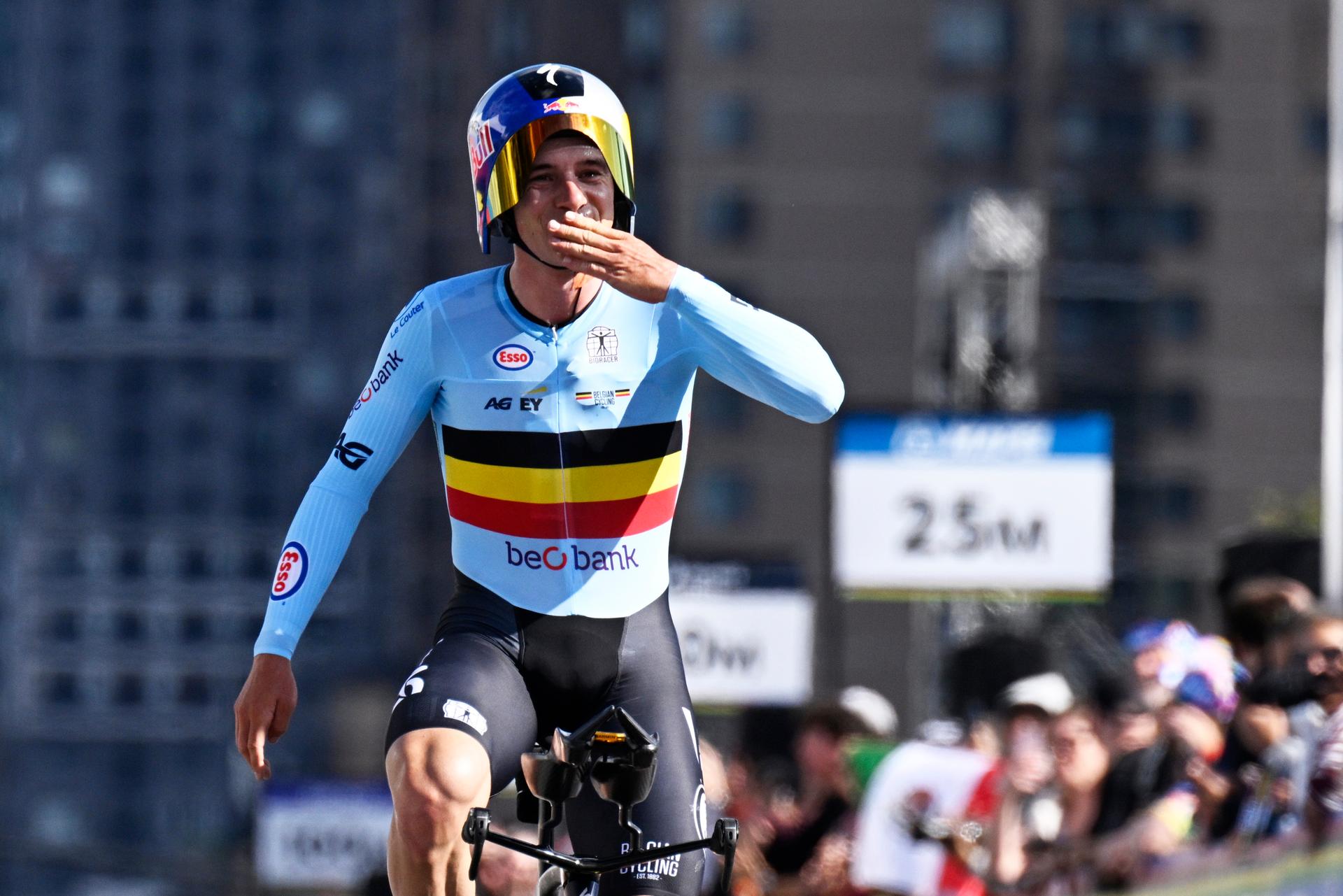 Belgian Remco Evenepoel celebrates after winning for the fourth time in a row the men's elite individual time trial race (39,2km) at the cycling UCI Road World Championship, in Montreal, Canada, Sunday 20 September 2026. BELGA PHOTO JASPER JACOBS