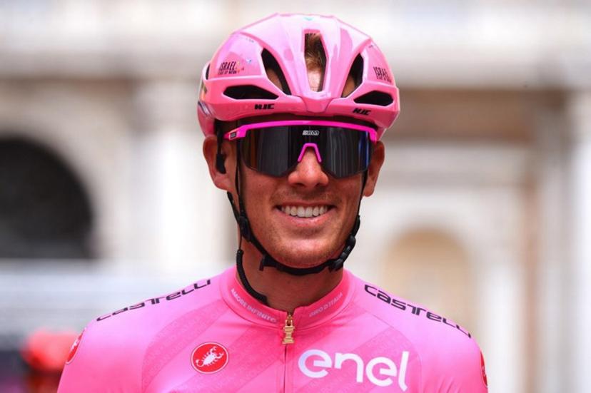 Team Israel Start-Up Nation rider Italy's Alessandro De Marchi, wearing the overall leader's pink jersey, smiles at the start of the fifth stage of the Giro d'Italia 2021 cycling race, 177 km between Modena and Cattolica, Emilia-Romagna, on May 12, 2021.   Dario BELINGHERI / AFP
