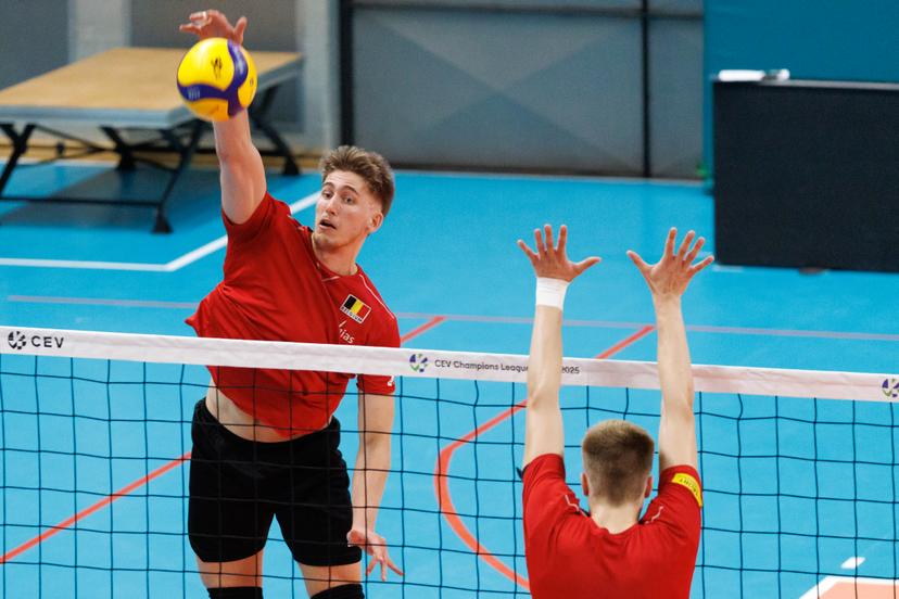 Belgium's Basil Dermaux pictured in action during the media day of the Red Dragons, Belgian national men's volleyball team, ahead of the World Championship, in Roeselare, on Thursday 04 September 2025. The FIVB 2025 Volleyball World Championship take place from 12 to 28 September in the Philippines. BELGA PHOTO KURT DESPLENTER