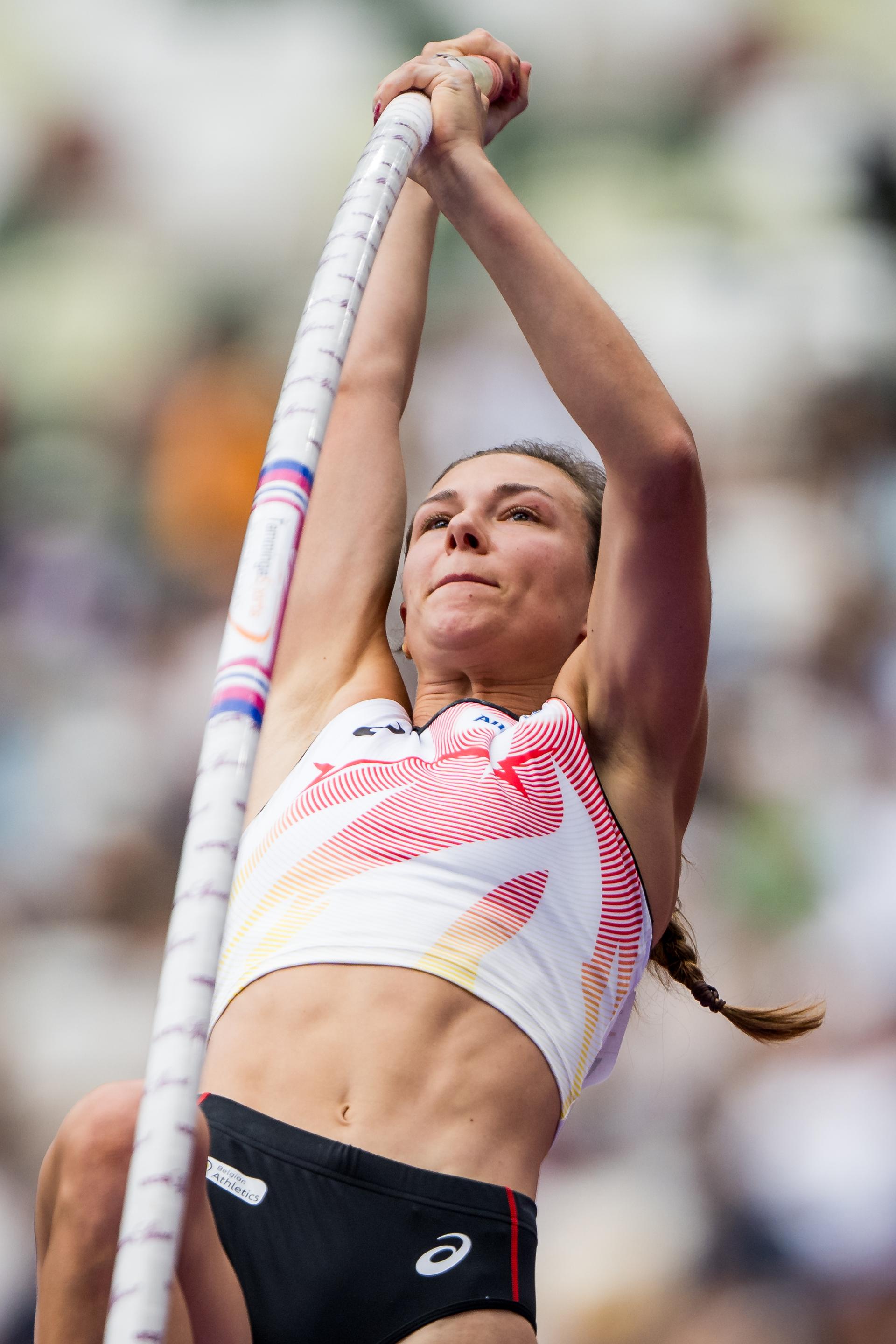 Belgian Elien Vekemans pictured in action during the qualifications of the pole vault women, at the World Athletics Championships in Tokyo, Japan, on Monday 15 September 2025. The outdoor Worlds are taking place from 13 to 21 September. BELGA PHOTO JASPER JACOBS
