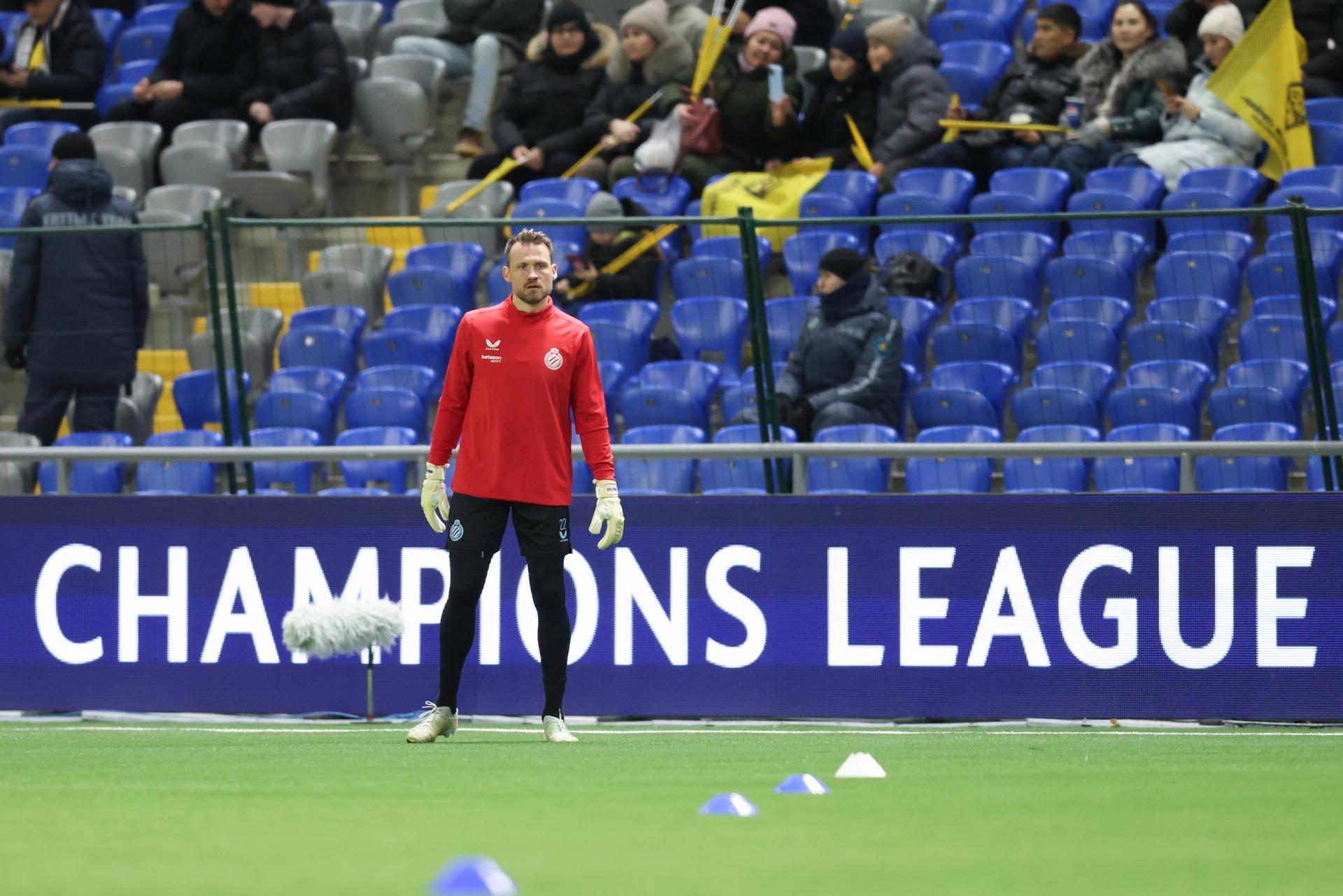 Club's goalkeeper Simon Mignolet pictured in action during the warming-up for a soccer game between Kazakh FC Kairat Almaty and Belgian Club Brugge KV, Tuesday 20 January 2026 in Astana, Kazakhstan, on day seven of the League phase of the UEFA Champions League tournament. BELGA PHOTO BRUNO FAHY