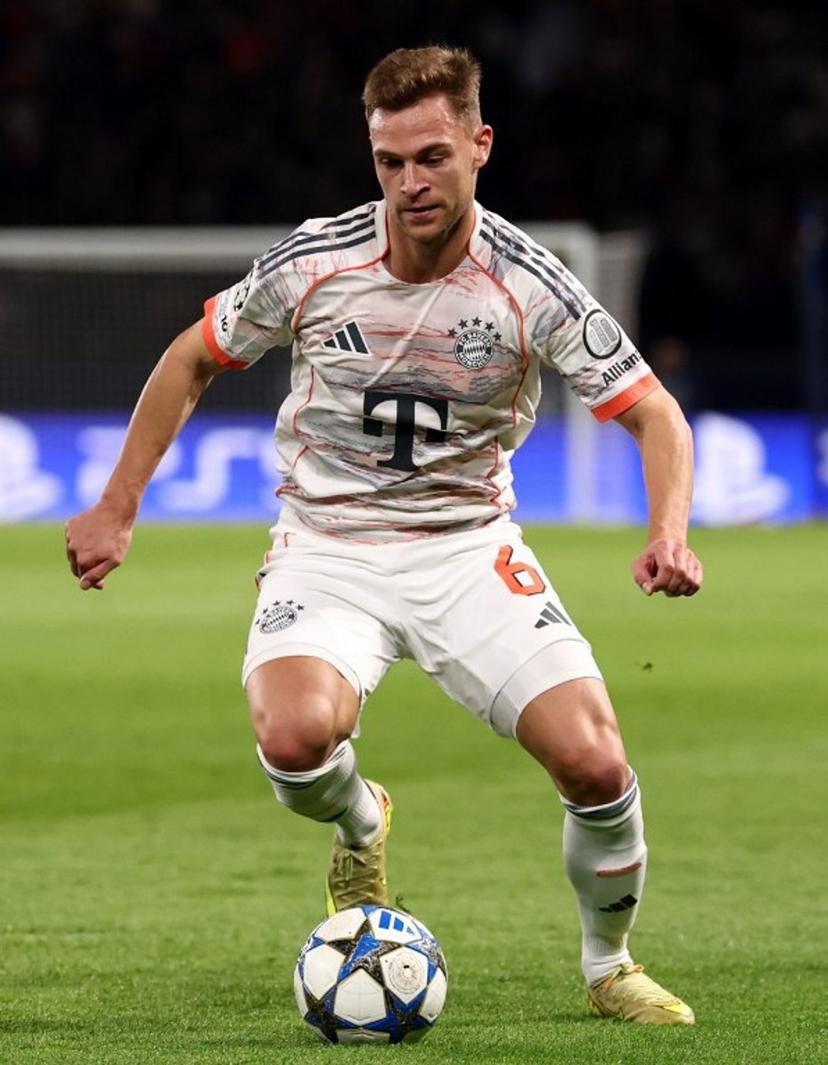 Bayern Munich's German midfielder #06 Joshua Kimmich controls the ball during the UEFA Champions League, league phase day 4, football match between Paris Saint-Germain (PSG) and FC Bayern Munich at the Parc des Princes in Paris, on November 4, 2025.  FRANCK FIFE / AFP