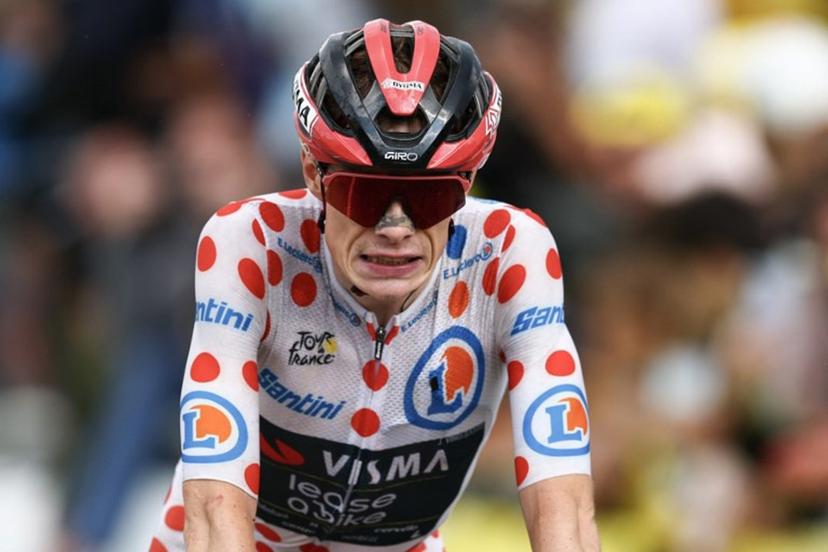 Team Visma | Lease a Bike's Danish rider Jonas Vingegaard wearing the climber's dotted "King of the Mountains" jersey cycles to the finish of the 14th stage of the 113th edition of the Tour de France cycling race, 155,3 km between Mulhouse and Le Markstein in the Vosges mountains, on July 18, 2026.  Anne-Christine POUJOULAT / AFP