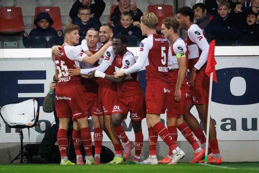 Essevee's Benoit Nyssen celebrates after scoring during a soccer match between SV Zulte Waregem and KAA Gent, Sunday 19 October 2025 in Waregem, on day 10 of the 2025-2026 'Jupiler Pro League' first division of the Belgian championship. BELGA PHOTO KURT DESPLENTER