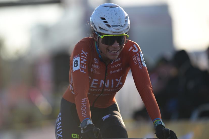 Dutch Ceylin Del Carmen Alvarado celebrates as she wins the women's elite race at the World Cup cyclocross cycling event in Zonhoven on Sunday 04 January 2026, stage 9 (out of 12) of the UCI World Cup competition. BELGA PHOTO DAVID PINTENS