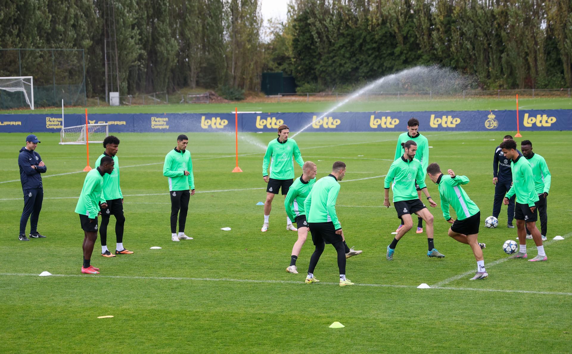 Union's new head coach David Hubert pictured during a training session of Belgian soccer team Royale Union Saint-Gilloise in Zaventem, on Monday 20 October 2025. The team prepares for tomorrow's match against Italian team Internazionale Milano, on the third day of the League phase of the UEFA Champions League tournament. BELGA PHOTO VIRGINIE LEFOUR
