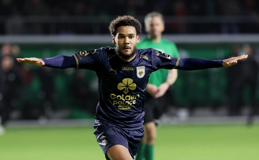 RAAL's Maxime Pau celebrates after scoring during a soccer match between RAAL La Louviere and Cercle Brugge, Sunday 02 November 2025 in La Louviere, on day 13 of the 2025-2026 'Jupiler Pro League' first division of the Belgian championship. BELGA PHOTO VIRGINIE LEFOUR