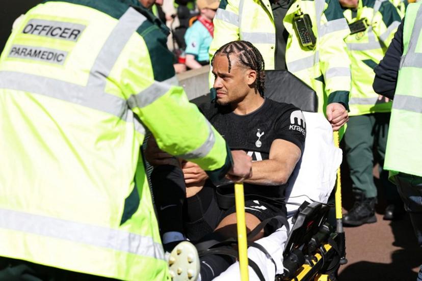 Tottenham Hotspur's Dutch midfielder #07 Xavi Simons is taken off on a stretcher during the English Premier League football match between Wolverhampton Wanderers and Tottenham Hotspur at the Molineux stadium in Wolverhampton, central England on April 25, 2026.  Darren Staples / AFP