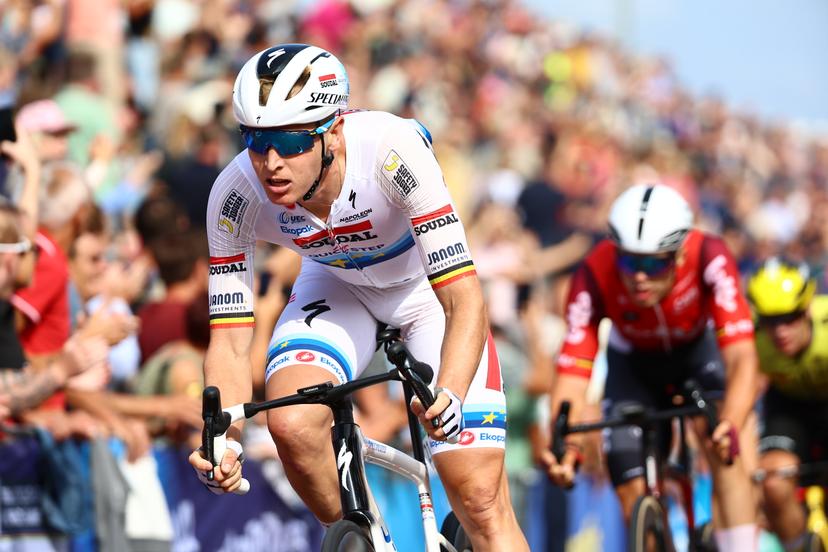 Belgian Tim Merlier of Soudal Quick-Step celebrates as he crosses the finish line to win the first stage of the 'Renewi Tour' multi-stage cycling race, from Terneuzen to Breskens, The Netherlands (182,7 km) on Wednesday 20 August 2025. The five-day race takes place in Belgium and the Netherlands.  BELGA PHOTO DAVID PINTENS