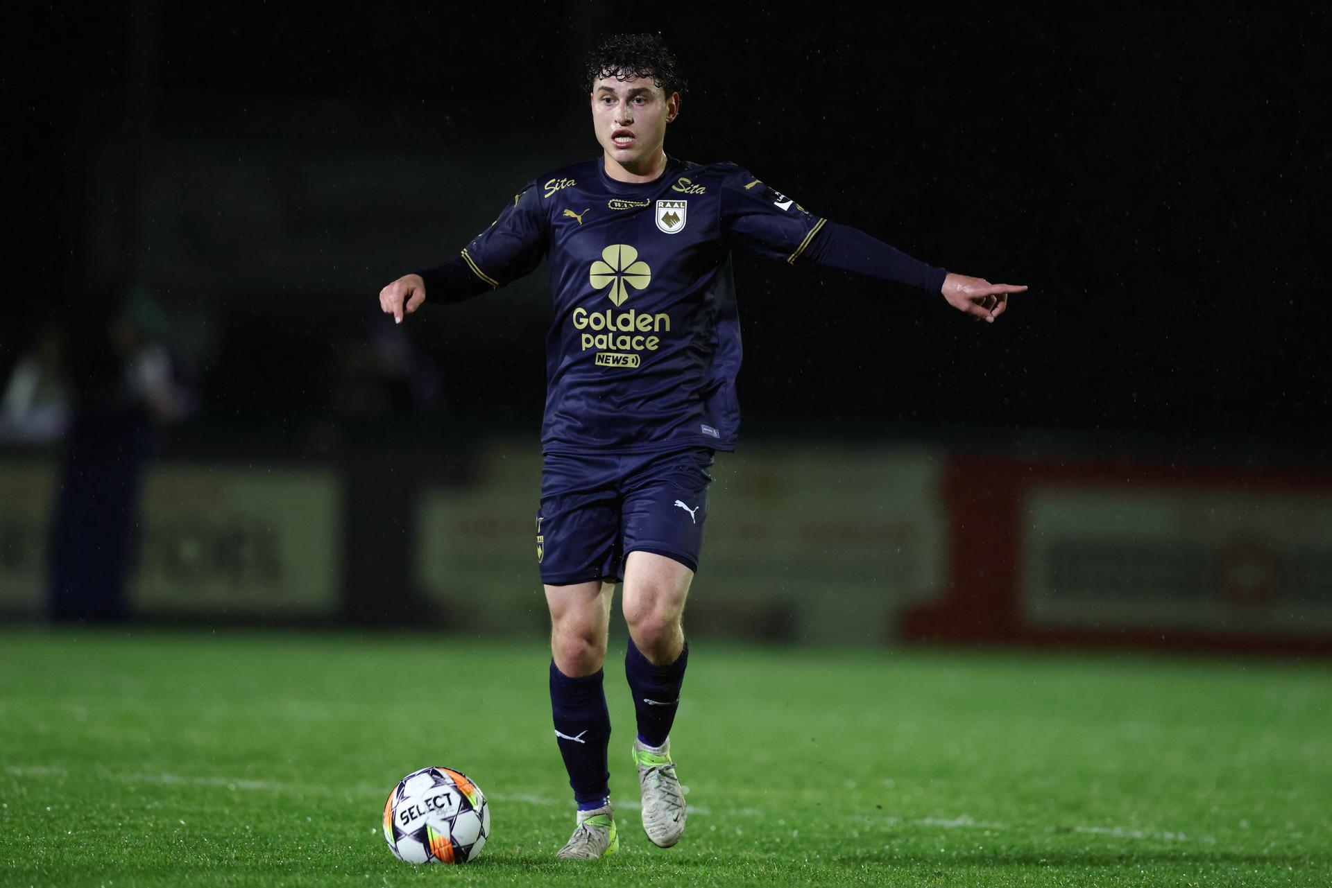 RAAL's Lucas Bretelle pictured in action during a soccer game between KSK Heist (2N) and RAAL La Louviere, in the 1/16 final of the Croky Cup Belgian cup, Wednesday 29 October 2025 in. BELGA PHOTO BRUNO FAHY