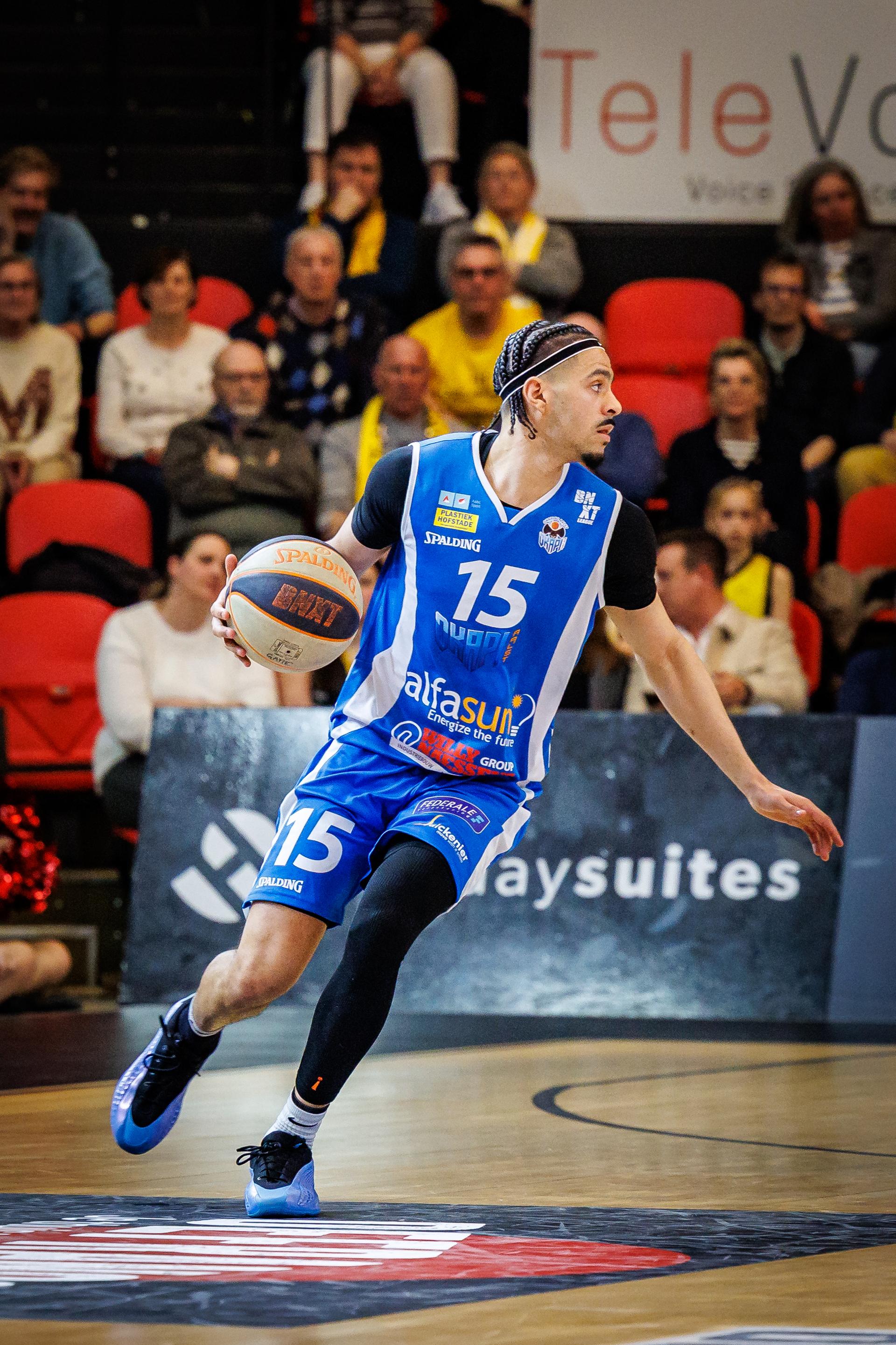 Aalst's Pepijn De Taeye pictured in action during a basketball match between BC Oostende and Okapi Aalst, Friday 21 March 2025 in Oostende, on day 27 of the 'BNXT League' Belgian and Dutch first division basket championships. BELGA PHOTO KURT DESPLENTER