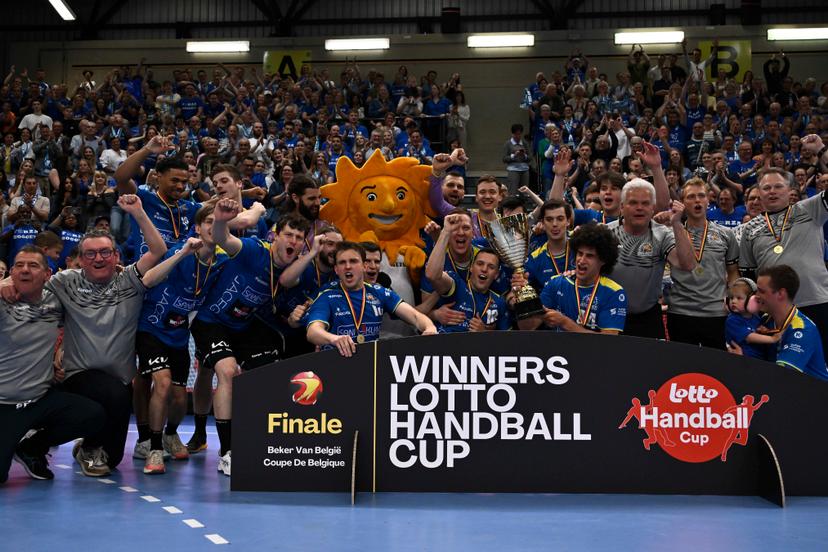 Bocholt's players celebrate after winning a handball game between Hubo handbal Hasselt and Achilles Bocholt, Saturday 19 April 2025, in Hasselt, the men's final of the Belgian handball cup. BELGA PHOTO JOHAN EYCKENS