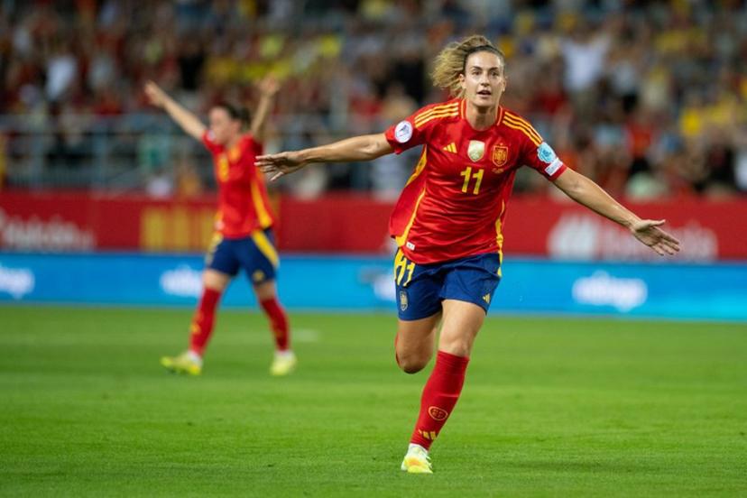 Spain's midfielder #11 Alexia Putellas celebrates scoring the opening goal during the UEFA Women's Nations League semi-final football match between Spain and Sweden at La Rosaleda stadium in Malaga on October 24, 2025.  JORGE GUERRERO / AFP