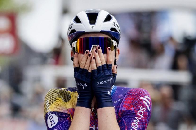 Dutch Mischa Bredewold of SD Worx-Protime celebrates after winning the 2025 Amstel Gold Race for women in Valkenburg on April 20, 2025.  Marcel van Hoorn / ANP / AFP