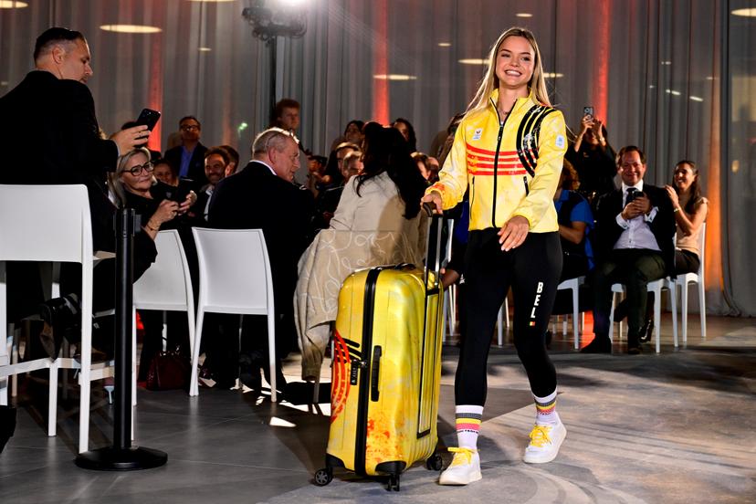 Belgian figure skater Loena Hendrickx pictured on the catwalk during the presentation of the official Belgian outfit of 'Team Belgium' for the Milano Cortina 2026 Olympic and Paralympic Games, at the gala event 'Styled to the Winter Games' of the BOIC-COIB Belgian olympic committee, Thursday 16 October 2025, in Zaventem. BELGA PHOTO DIRK WAEM