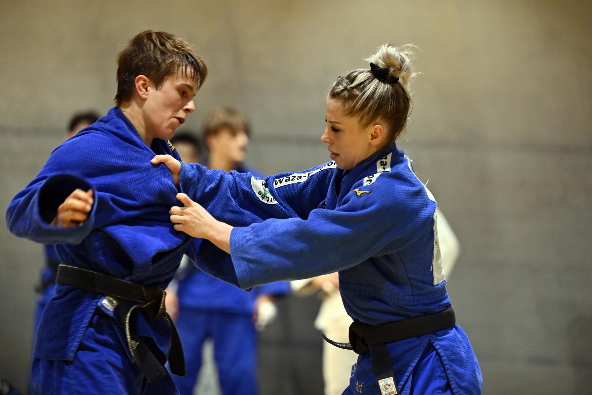 Belgian Lois Petit (R) pictured in action during a training session at a press moment of the Belgian selection for the upcoming European Championships judo, on Wednesday 08 April 2026 in Wilrijk. The euros are taking place in Tbilisi, Georgia from 16 to 19 april. BELGA PHOTO ERIC LALMAND
